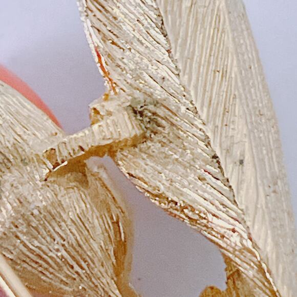 Vintage Signed Sarah Coventry 1960s Brooch Mid Century Gold Tone Faux Coral Pin - Picture 9 of 11